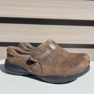 Clark’s Slip-on Clogs W7